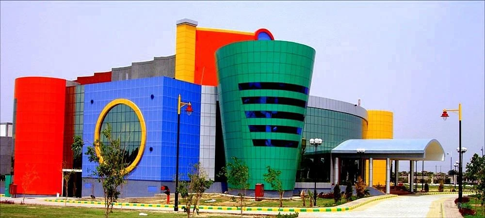 Dr Rammanohar Lohiya Mahavidyalaya cover image 2