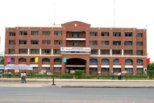 Babu Banarasi Das Institute of Technology (BBDIT) cover image 2