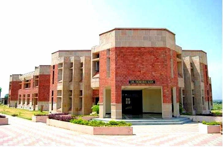 Government College of Engineering and Technology (GCET) cover image 2