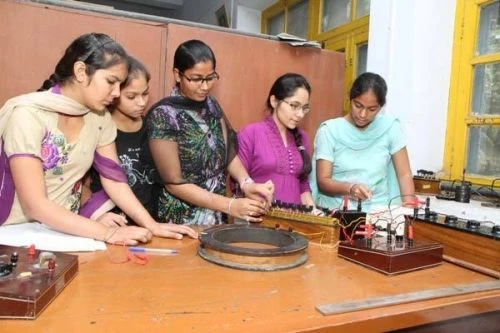 Government College for Girls (GCG) cover image 7