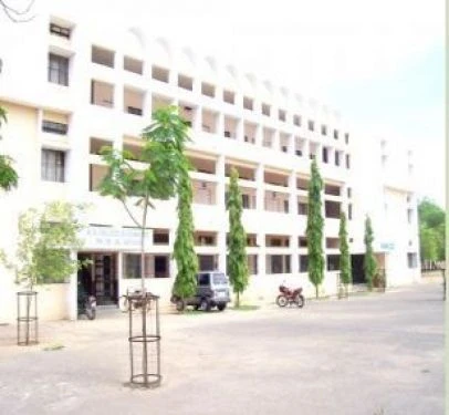 Hirachand Nemchand College of Commerce cover image 3