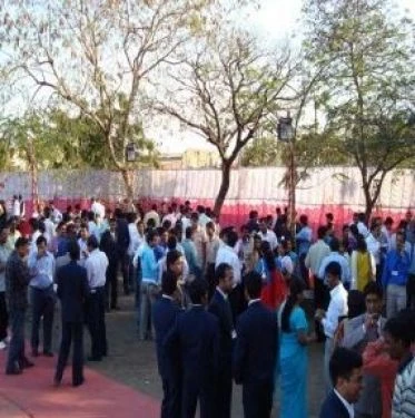Hirachand Nemchand College of Commerce cover image 4
