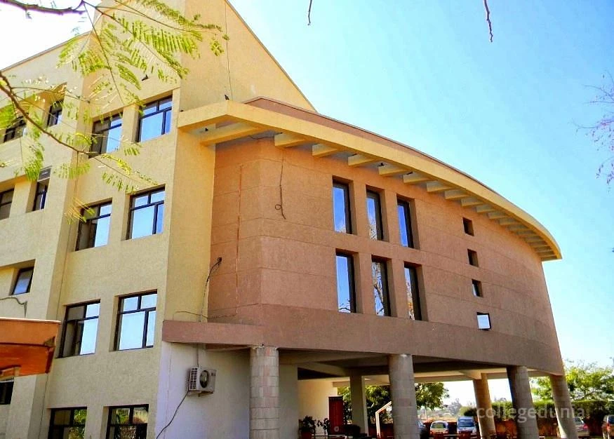 IILM Academy of Higher Learning cover image 2