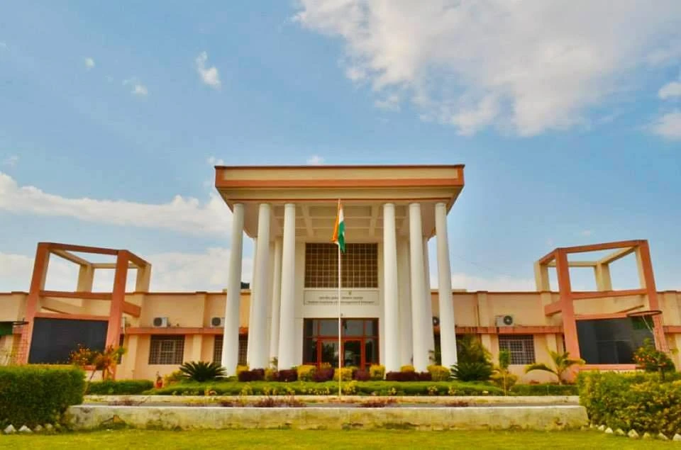 Indian Institute of Management (IIMU) cover image 2