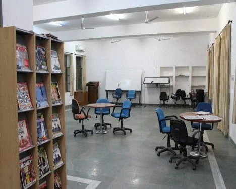 Indian Institute of Management (IIMU) cover image 4