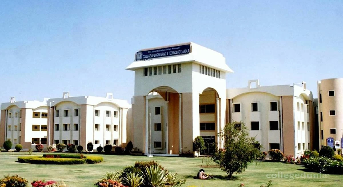 College of Engineering and Technology cover image 2