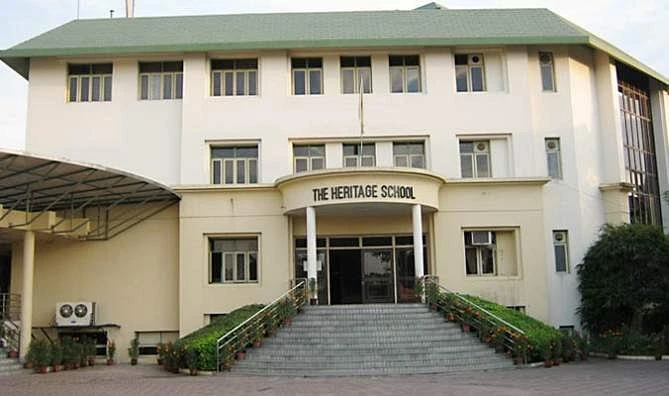 Heritage Business School (HBS) cover image 2