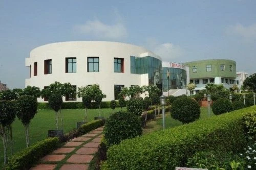 Indus Business Academy (IBA) cover image 6