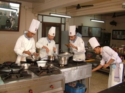 IIAS School of Management cover image 7