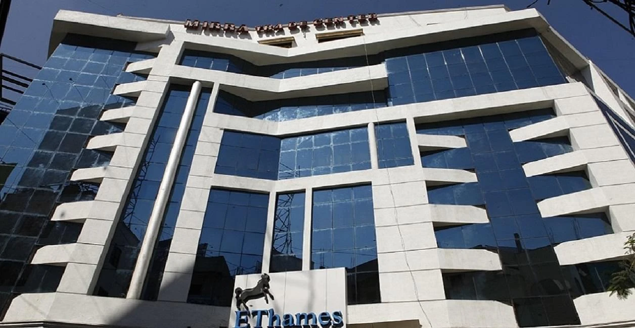 EThames Degree College cover image 2