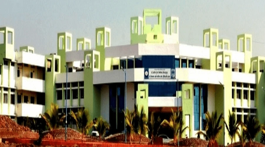 Dr. Daulatrao Aher College of Engineering cover image 2