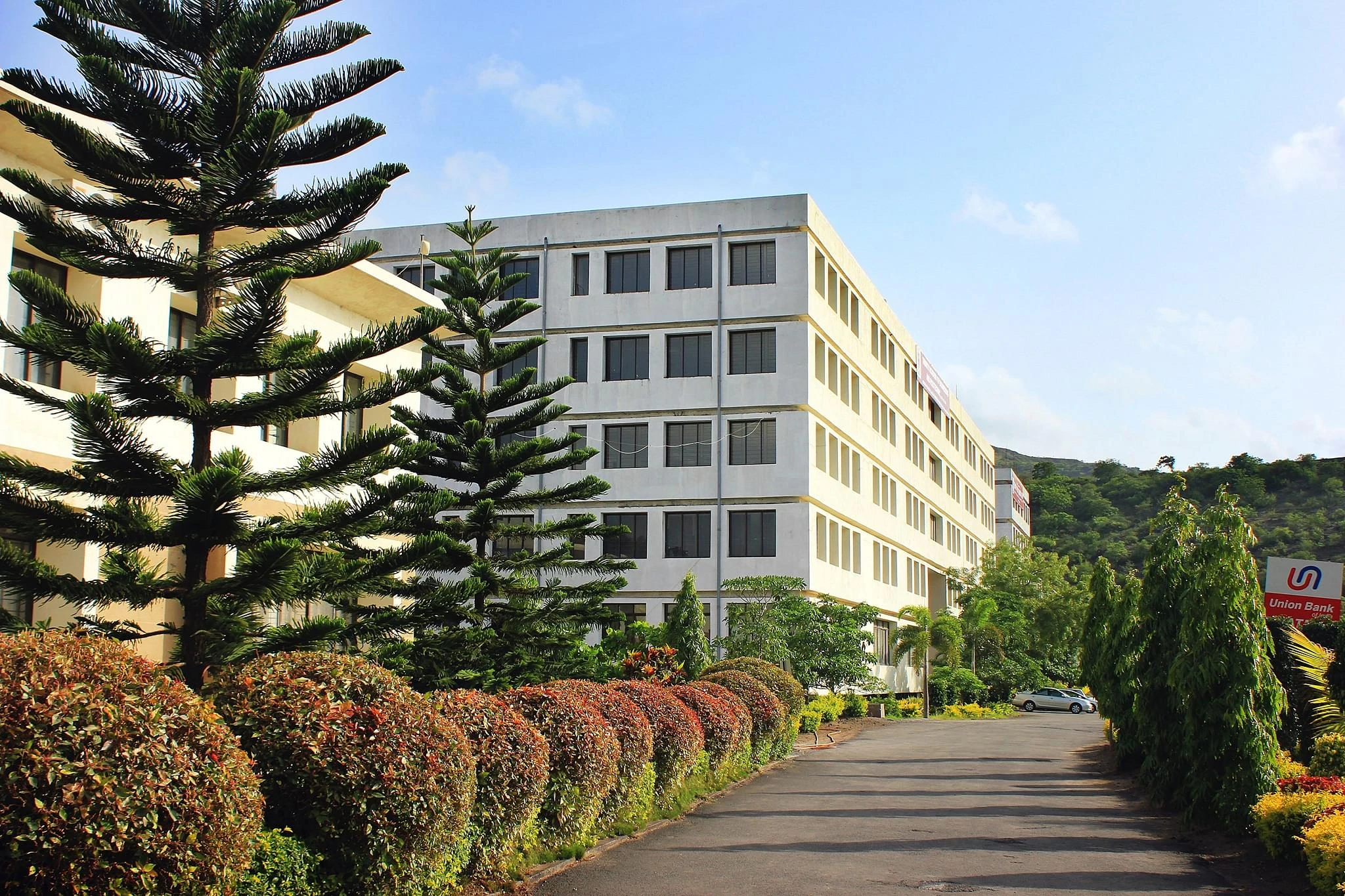 Genesis Business school cover image 2