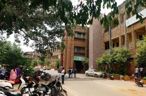 Indian Institute of Petroleum and Energy - (IIPE) cover image 5