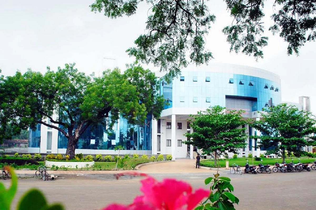 Bharati Vidyapeeth Deemed University, Dental College and Hospital cover image 2