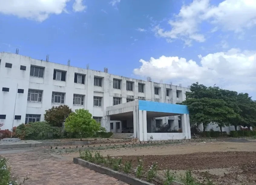 Sahyadri Valley College of Engineering and Technology (SVCET) campus