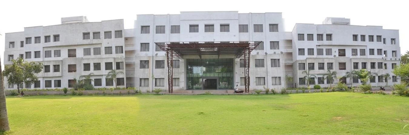 Sahakar Maharashi Shankarrao Mohite - Patil Institute of Technology and Research (SMSMPITR) campus