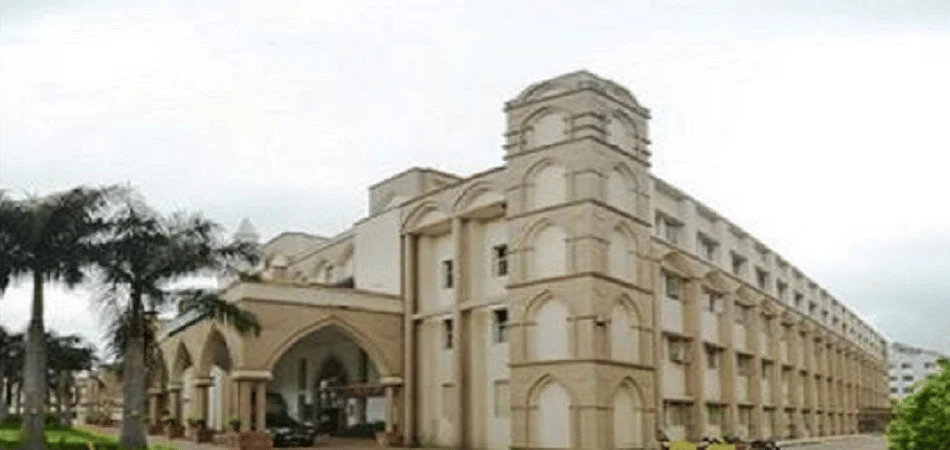 People's College of Dental Sciences & Research Center- (PCDS) campus