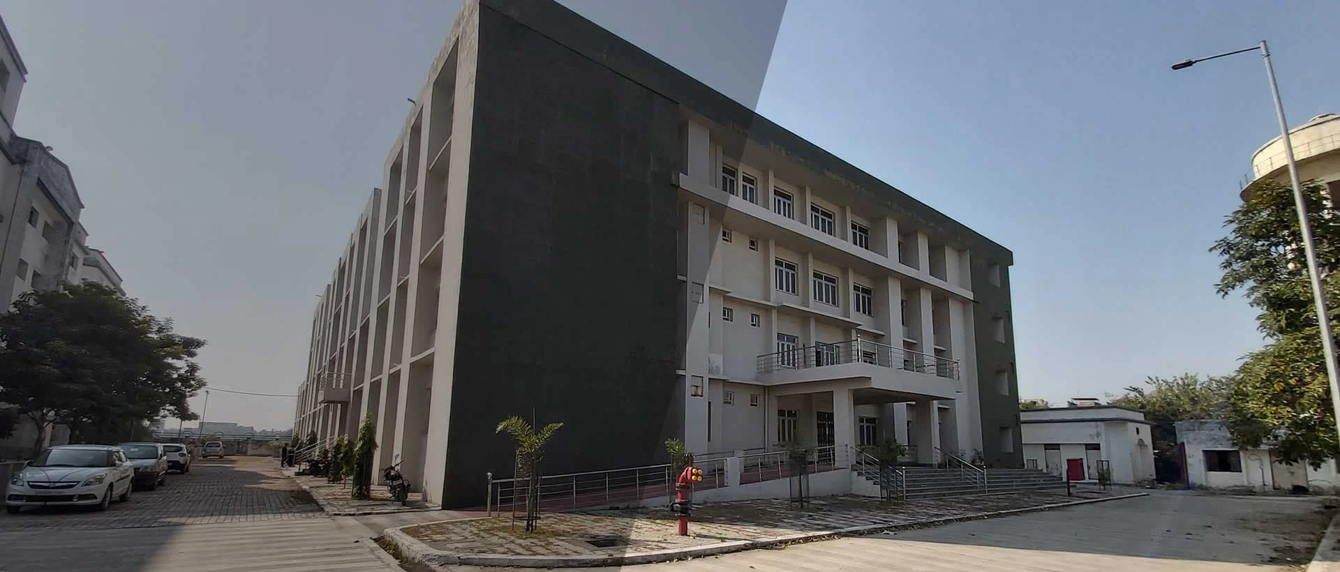 State Takmeel-ut-Tib College and Hospital (STCH) campus