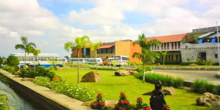 JD College of Engineering and Management campus