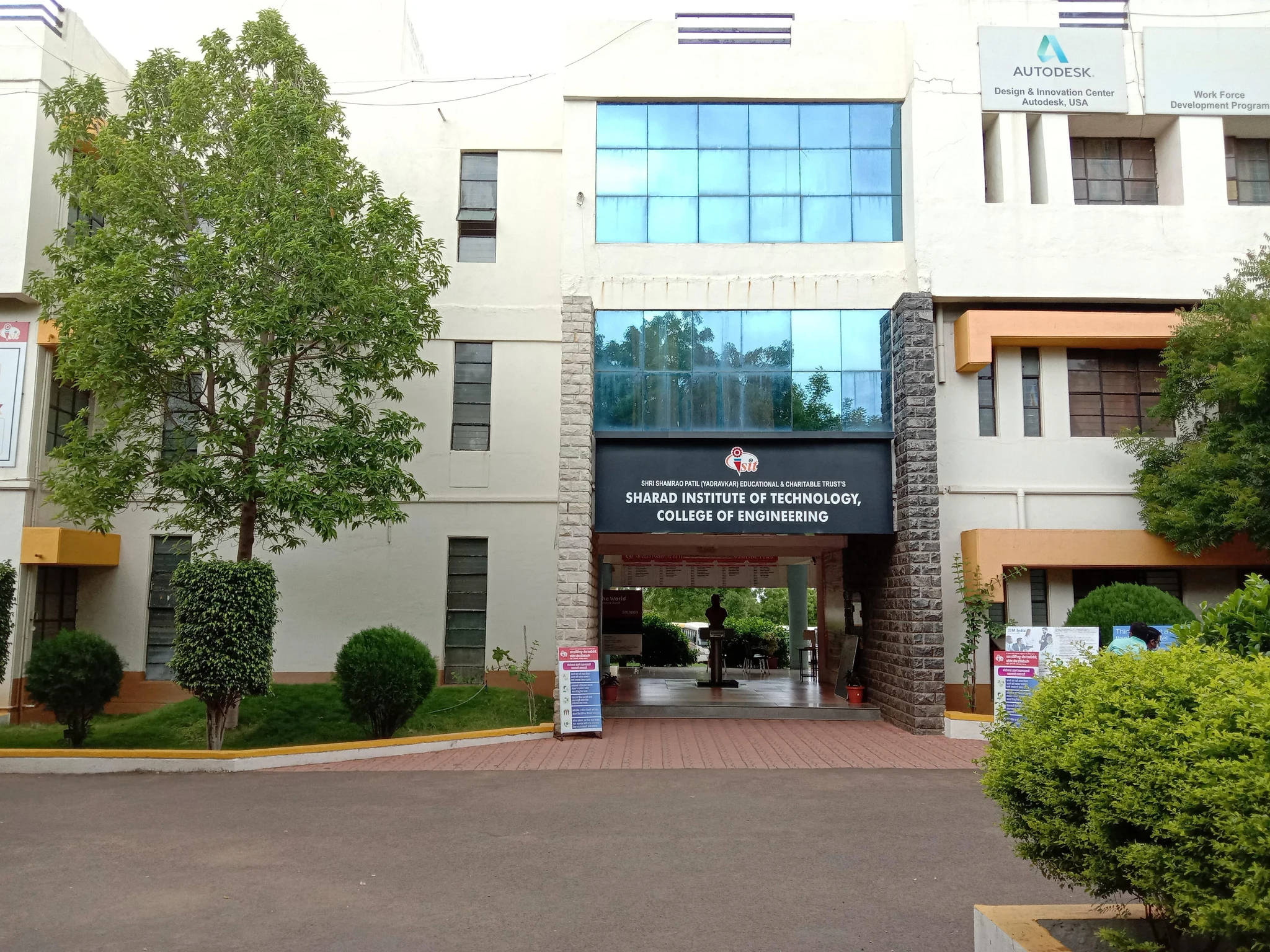 Sharad Institute of Technology College of Engineering campus