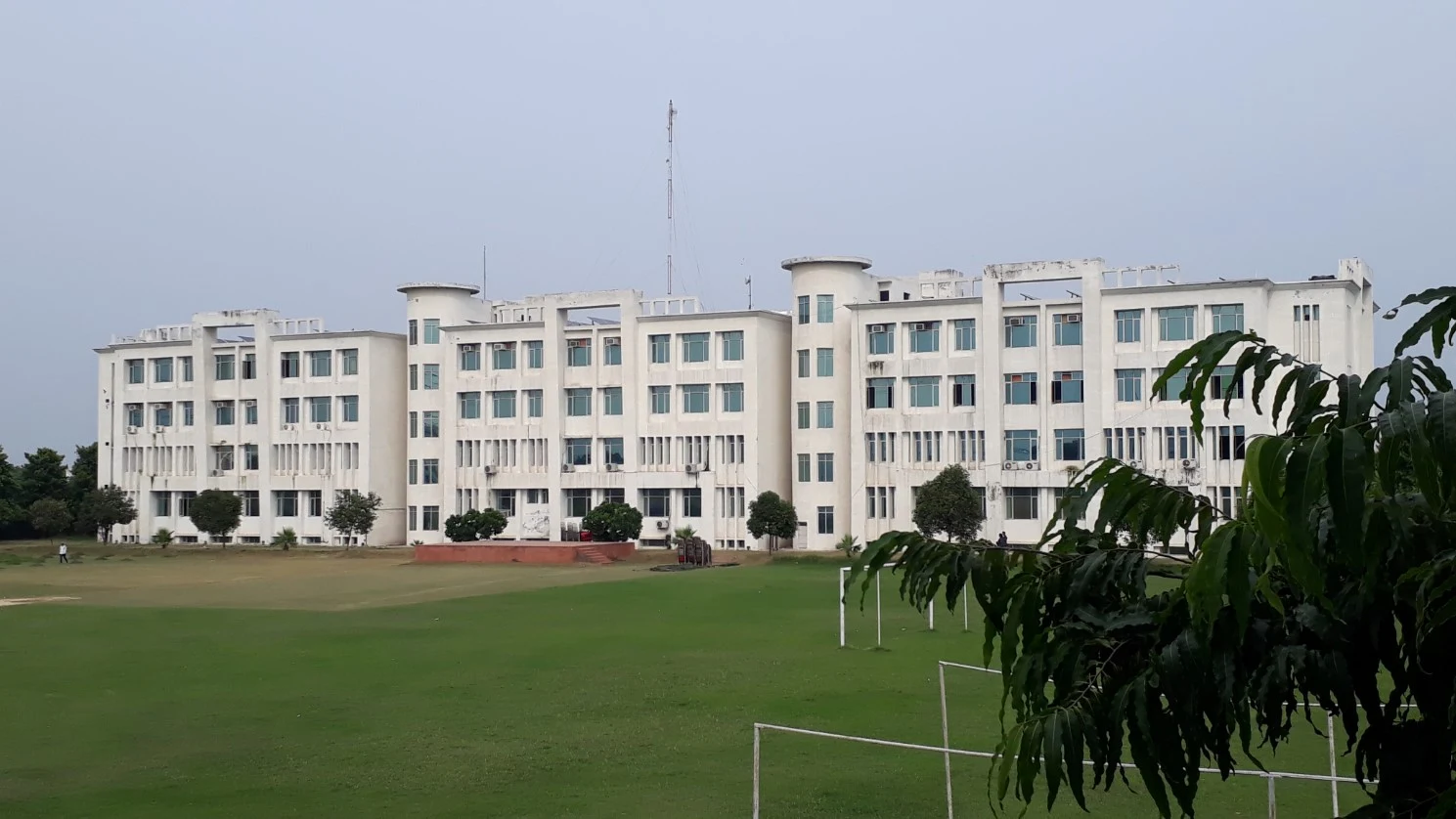 Aravali College of Engineering and Management (ACEM) campus
