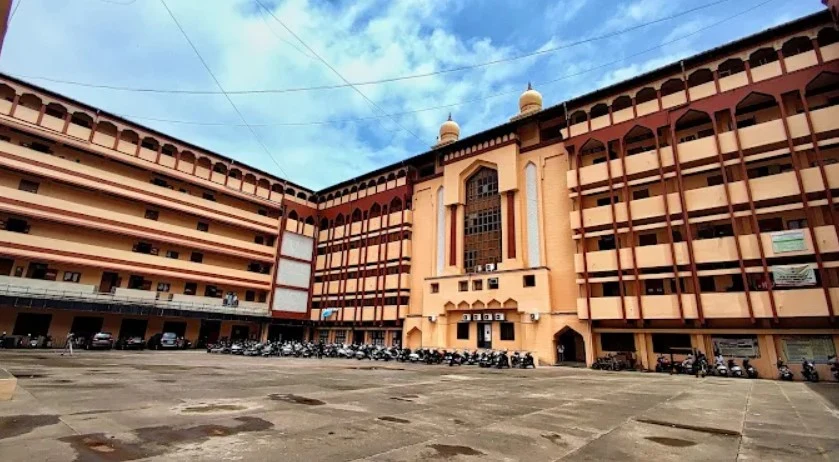 M H Saboo Siddik College of Engineering (MHSSCOE) campus