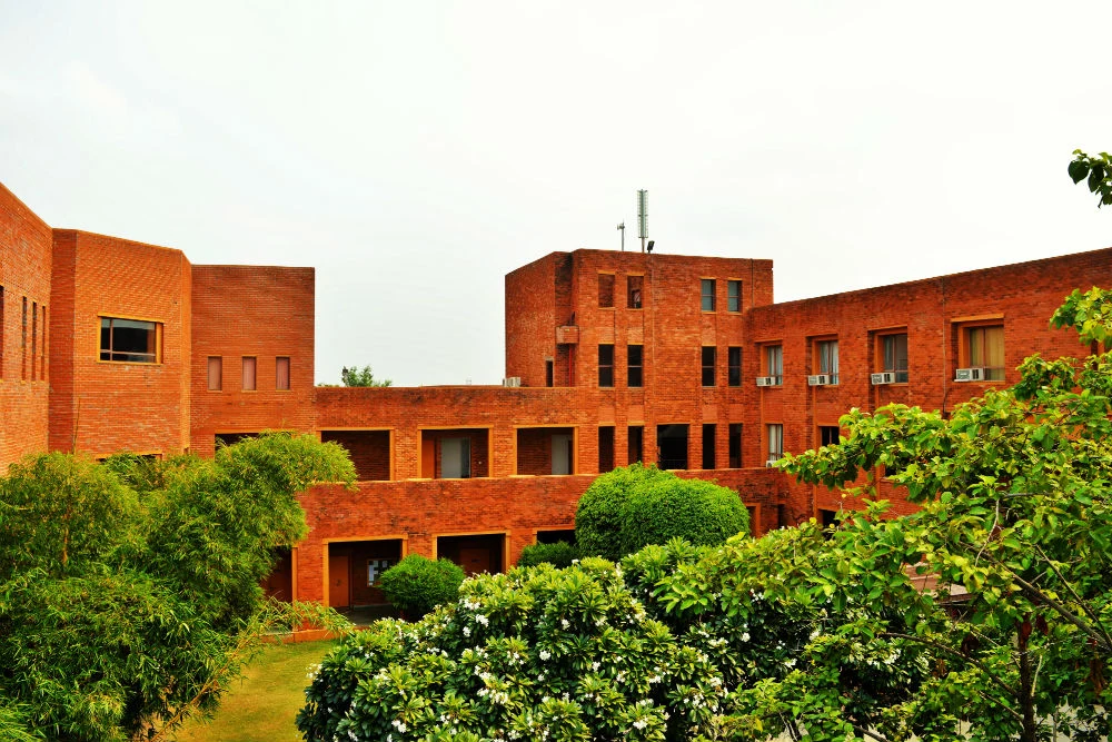 Institute of Management Technology (IMT) campus