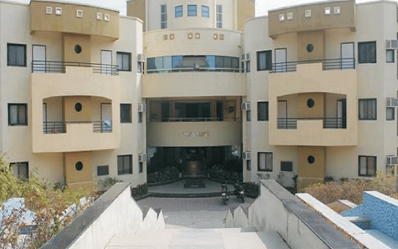ISTTM Business School campus