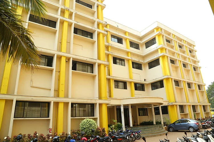 Shree Devi College of Pharmacy campus