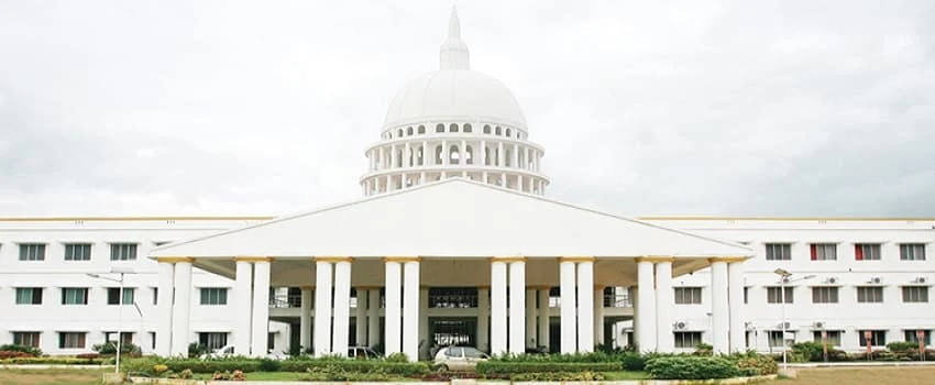 Aarupadai Veedu Medical College (AVMC) campus