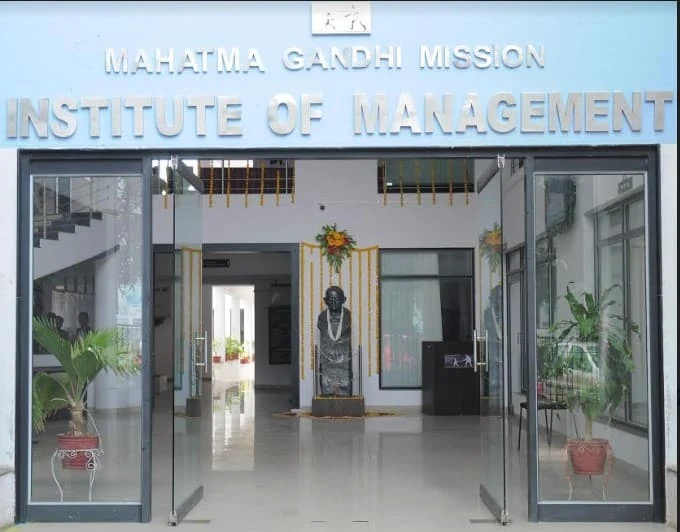 MGM Institute of Management & Research (MGM IOM & R) campus