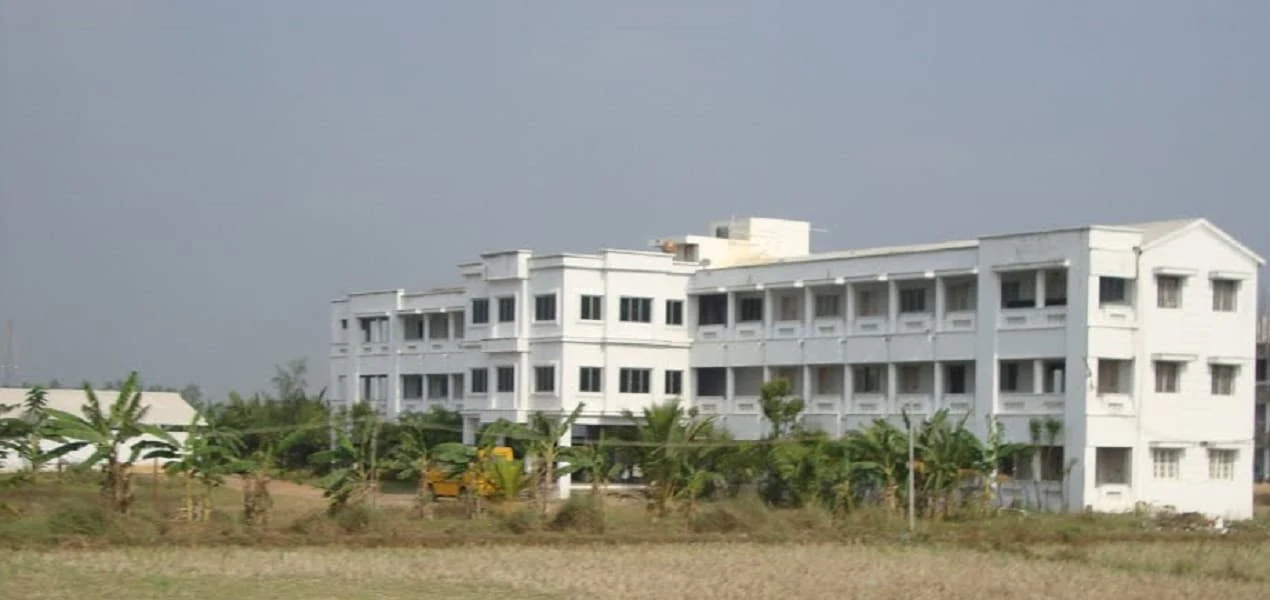 Mannai Narayanasamy College of Nursing campus