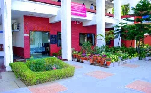 Rajdhani College campus