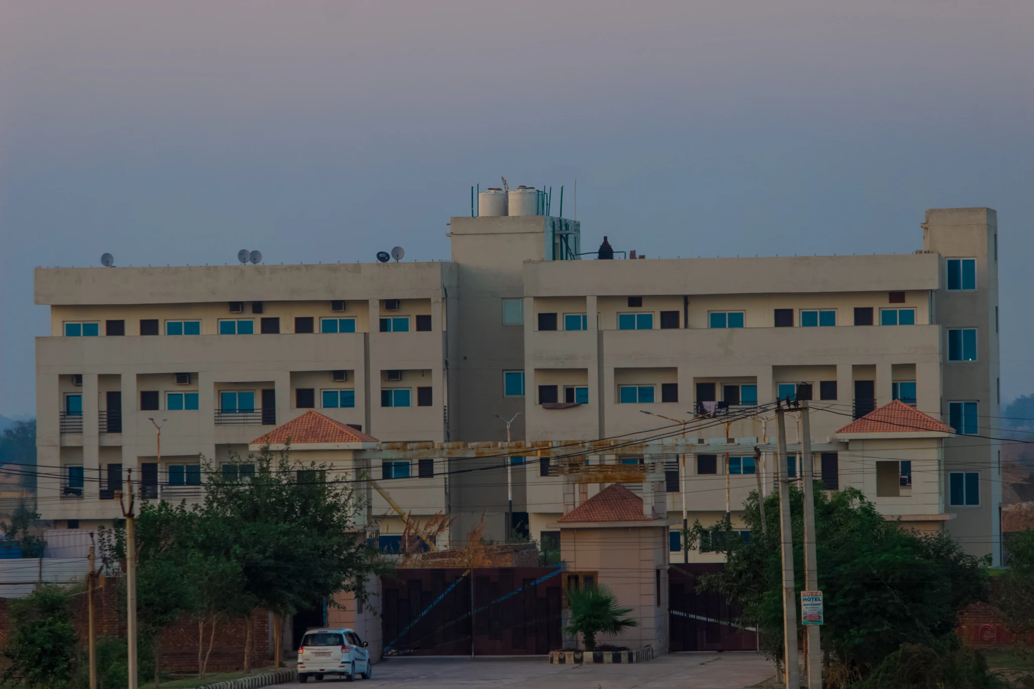 AGET Business School campus