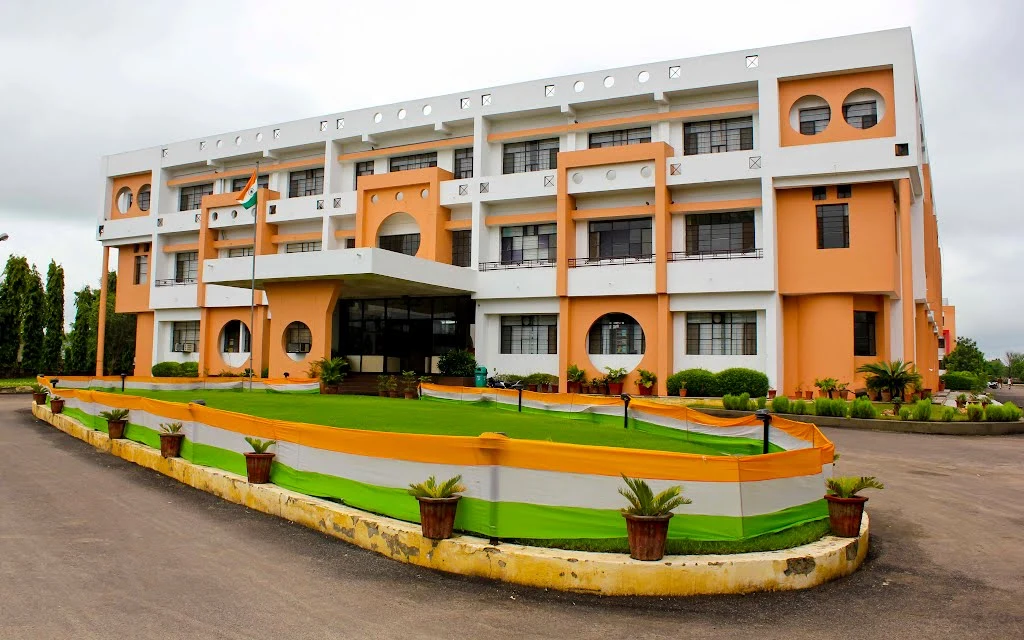 Biff and Bright College of Engineering and Technology (BBCET) campus