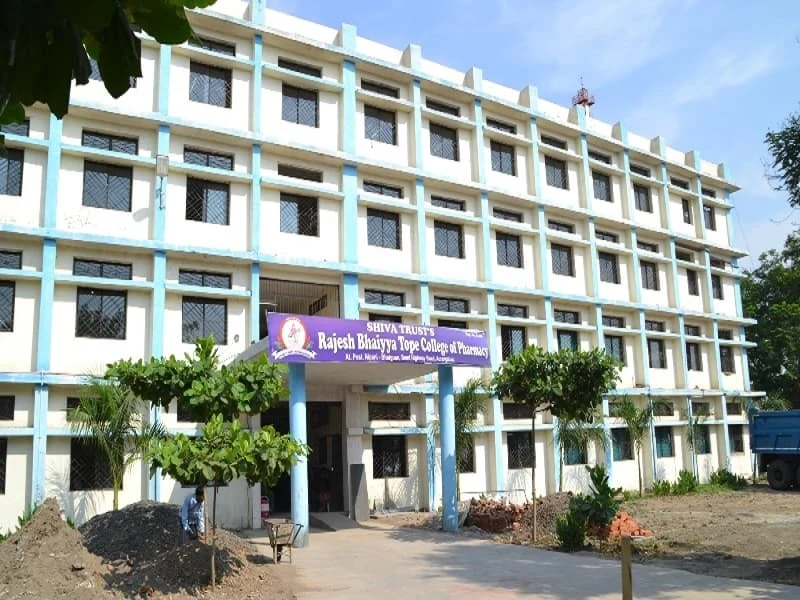 Rajesh Bhaiyya Tope College of Pharmacy campus
