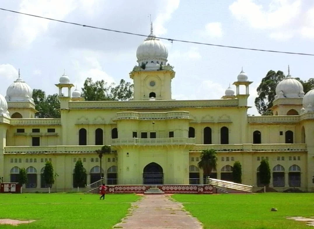 Narvadeshwar Group of Colleges campus