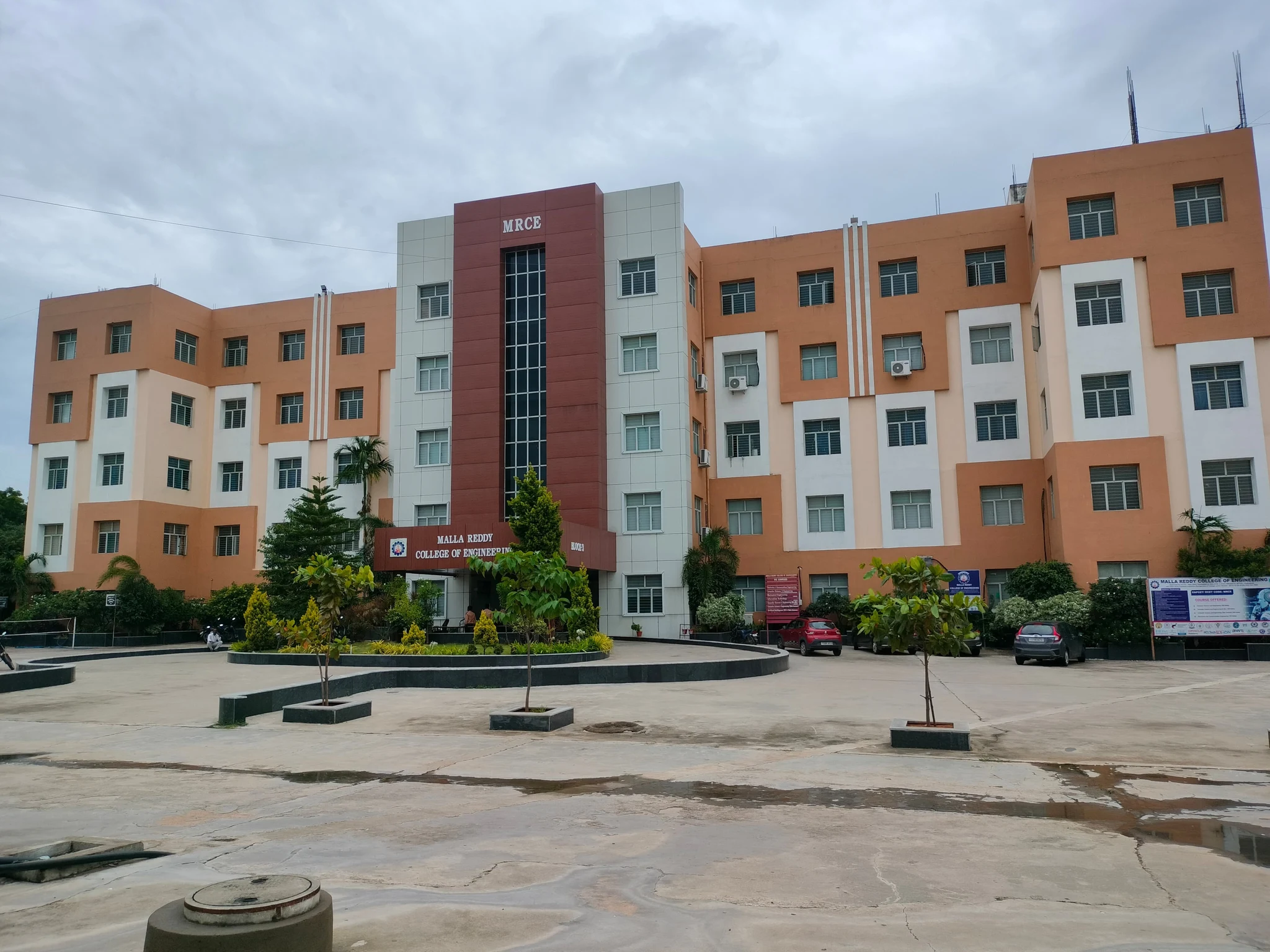 Malla Reddy College of Engineering (MRCE) campus