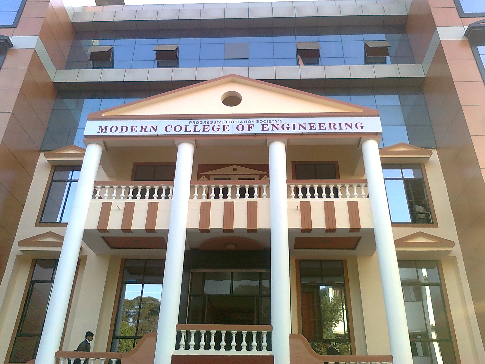 Progressive Education Society's Modern College of Engineering (MCOE) campus