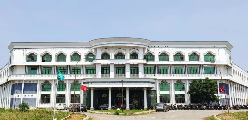 Shadan College of Engineering & Technology (SCET) campus