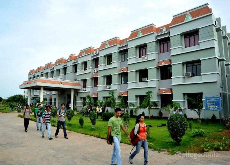 ITM Business School campus