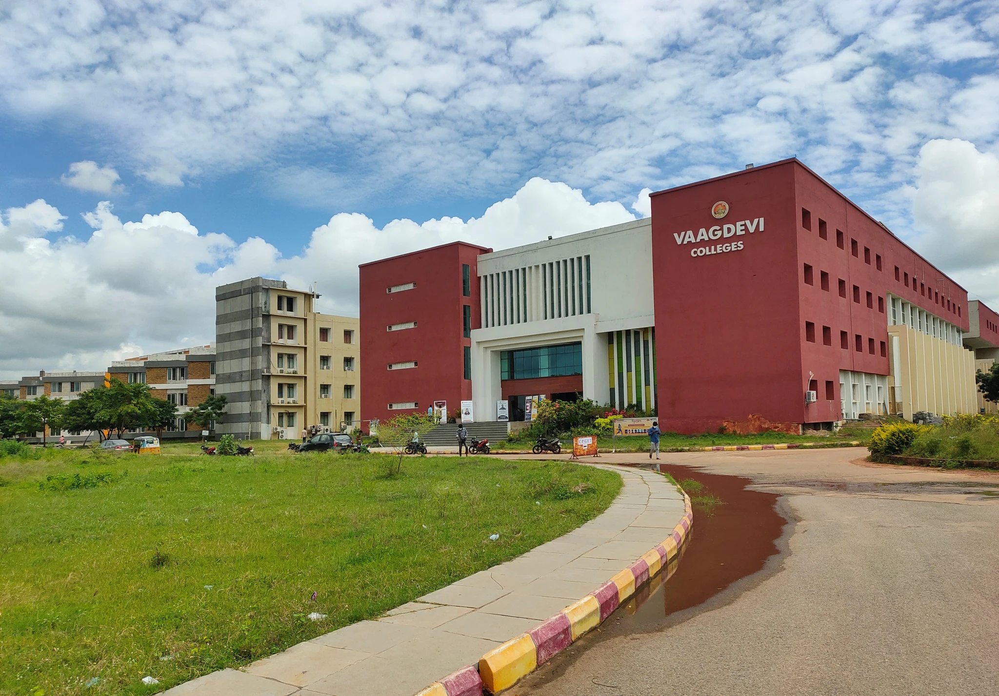 Vaagdevi College of Engineering (VCOE) campus