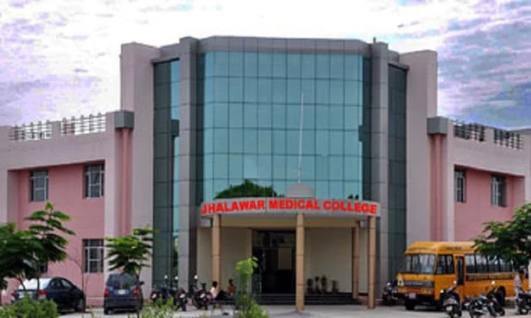 Jhalawar Hospital & Medical College campus