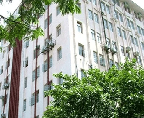 Principal K.M. Kundnani College of Pharmacy (KMKCP) campus