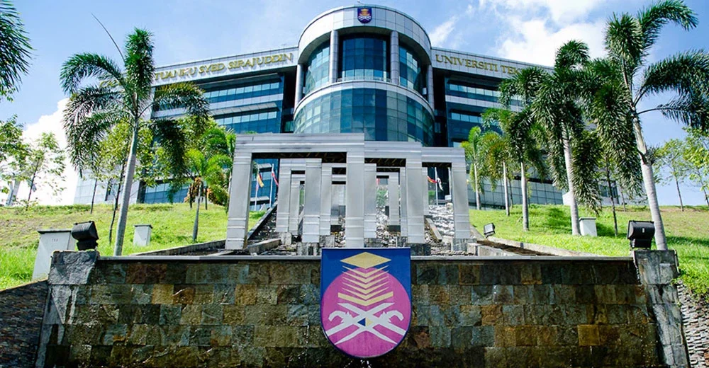 Universiti Teknologi MARA cover