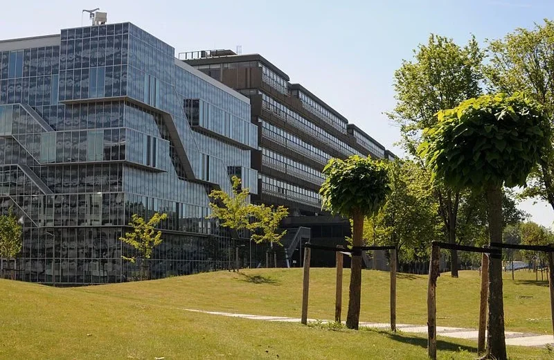 Delft University of Technology cover