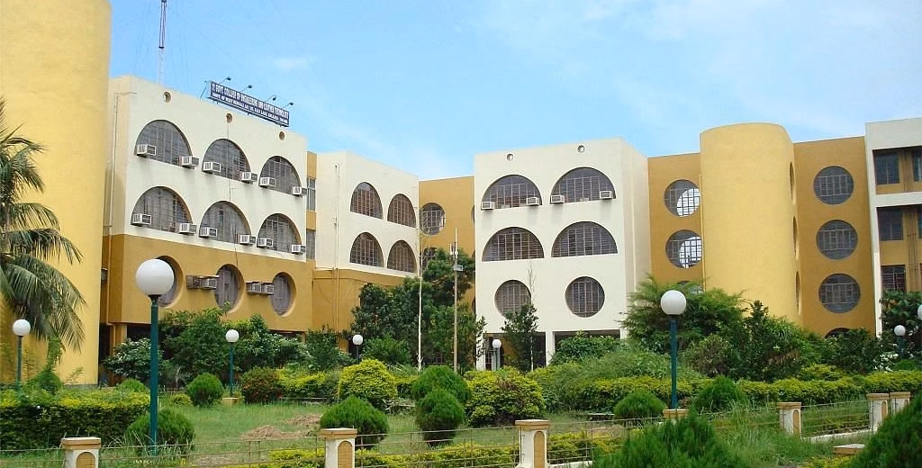 Government College of Engineering and Leather Technology (GCELT) cover photo 1