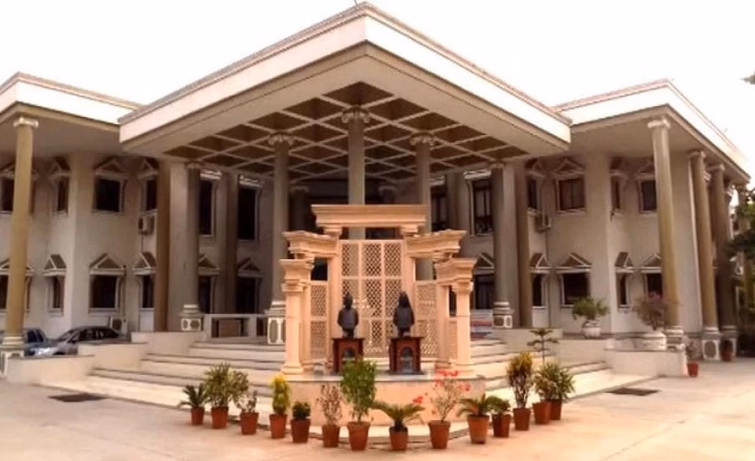 Bhulabhai Vanmalibhai Patel Institute Of Commerce, Uka Tarsadia University cover photo 1