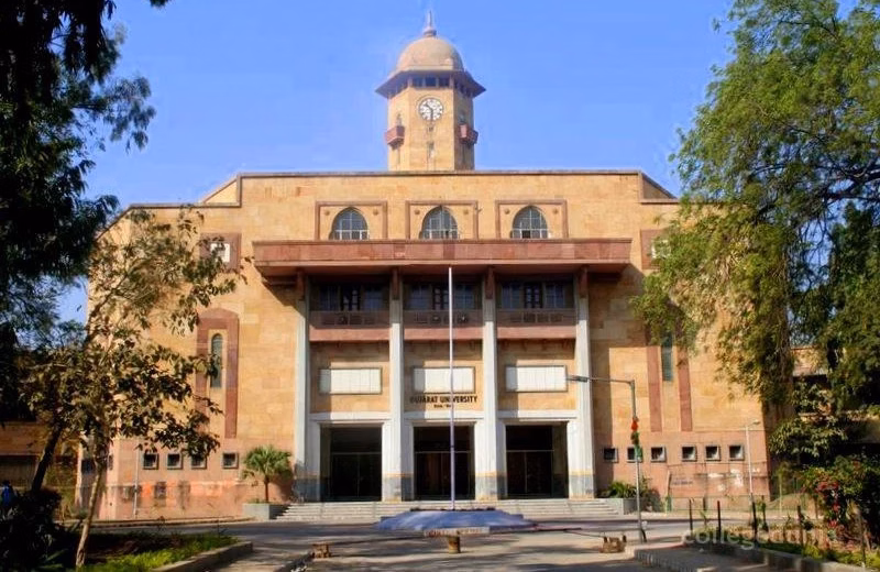 Smt SCPF Commerce College cover photo 1