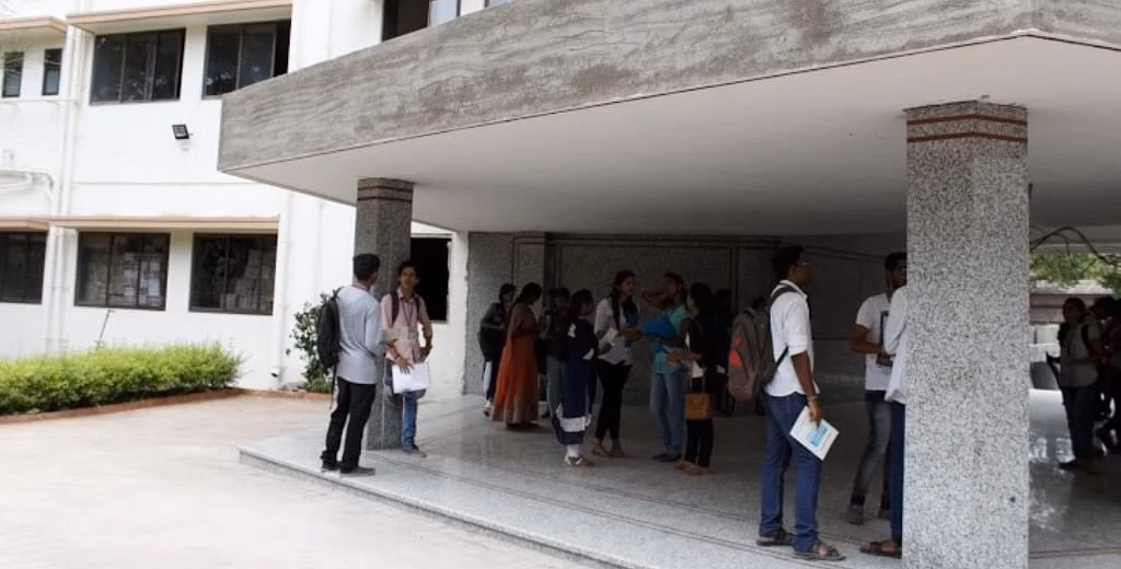 ICLES Motilal Jhunjhunwala College cover photo 1